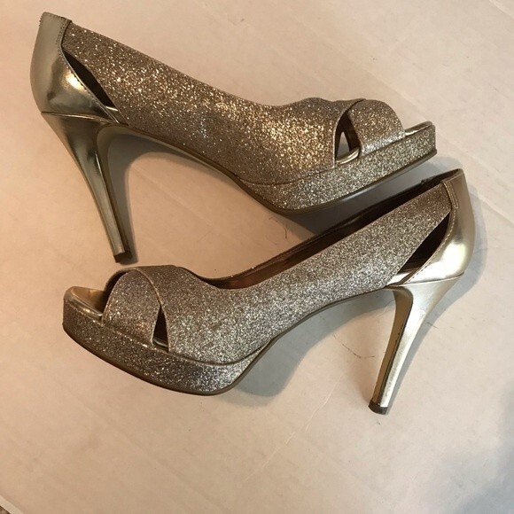 ALFANI Gold Glitter Open Toed Criss-Cross Heels Size 6.5 Peep Toe 4" Heels - Picture 3 of 8